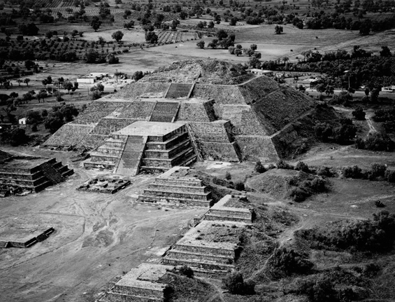Teotihuacan, Pyramid of the Moon, 1982. Mexico. copyright photographer Marilyn Bridges