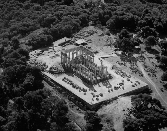 Aegina, Temple of Aphaia, Greece. copyright photographer Marilyn Bridges