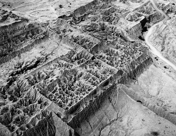 Cerro Purgatorio, Tucume 1988. Peru. copyright photographer Marilyn Bridges
