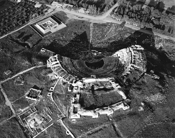 Miletos, Theater, 2004.